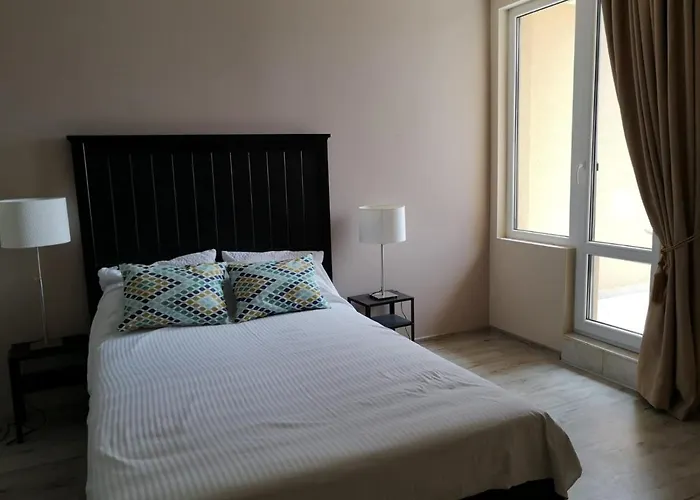 Flora Beach Private Aparthotel Pomorie