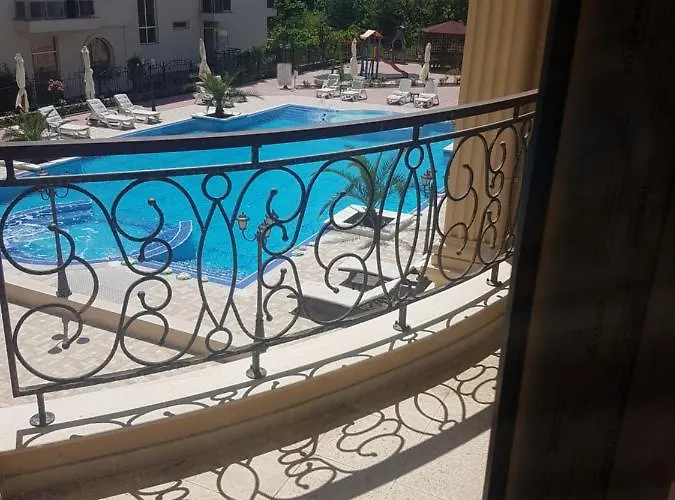 Flora Beach Private *