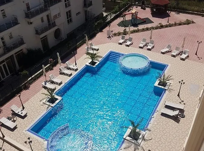 Aparthotel Flora Beach Private *